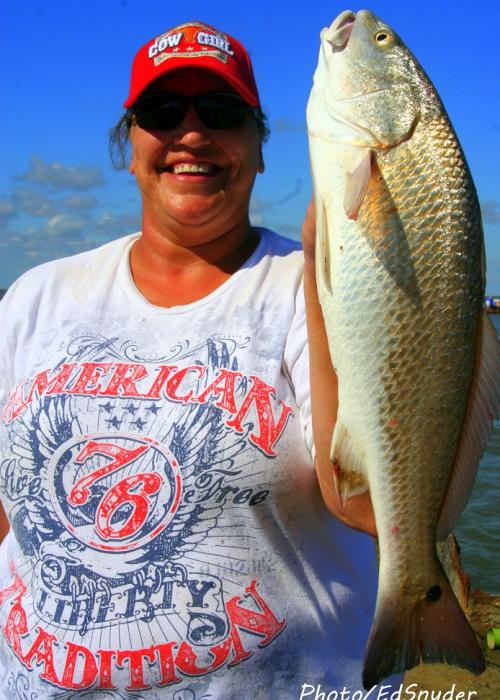 Pyner TX anglerette Lana Dansby landed this nice slot red while fishing ...